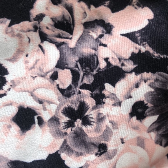 Balance Collection Floral Cropped Workout Leggings Sz M - Picture 4 of 7